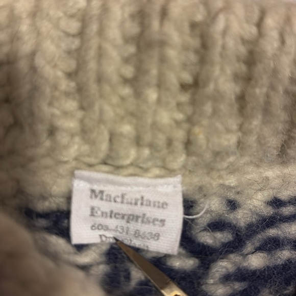 Vintage 100% wool chunky knit sweater - Picture 6 of 9